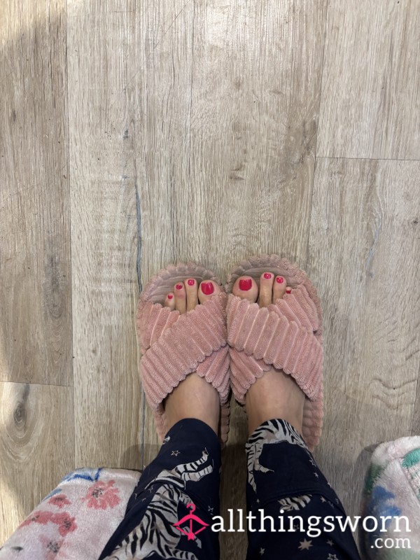 Naughty Dirty Pink Ribbed Slippers Size 6/7