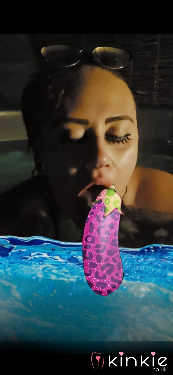 Naughty Hot Tub D*ck Sucking