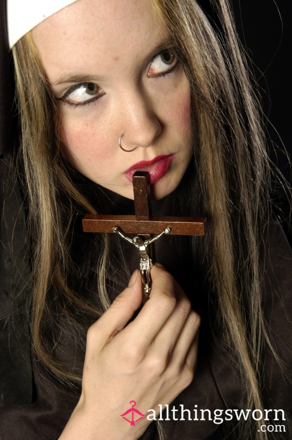 Naughty Nun In Vinyl F**ks Crucifix