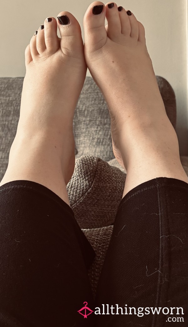 Naughty Nurses Tired And Unloved Feet