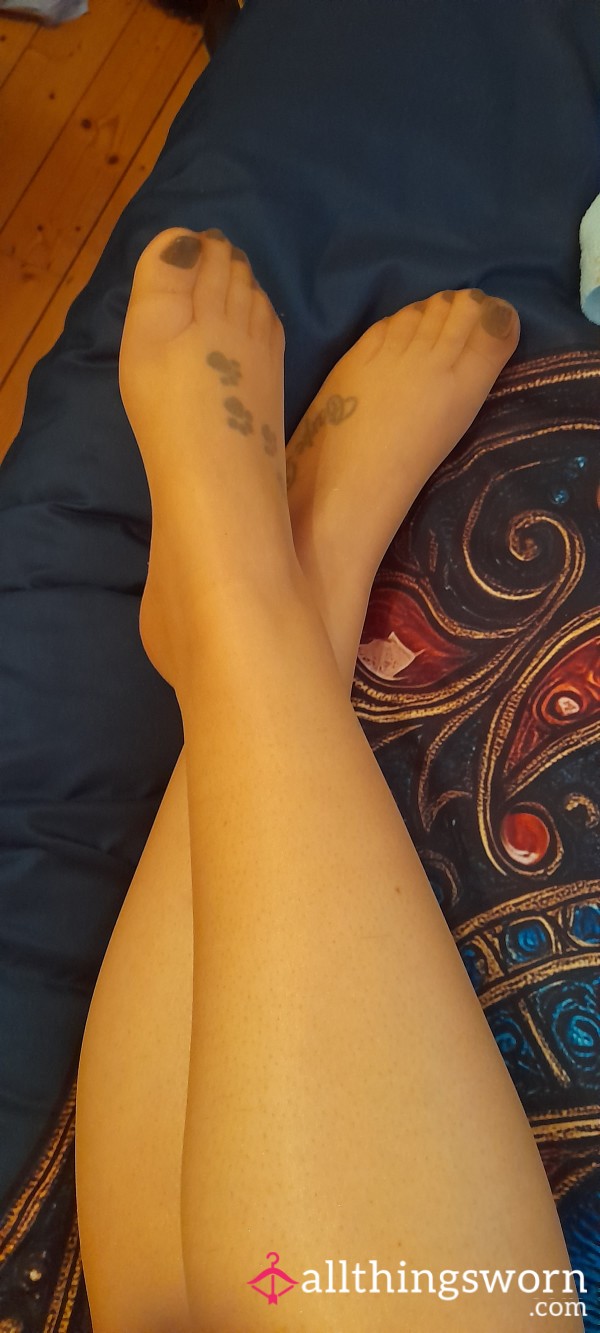 Naughty Nylons No Underwear & Rubbing My Pu**y Meow! 💦😈