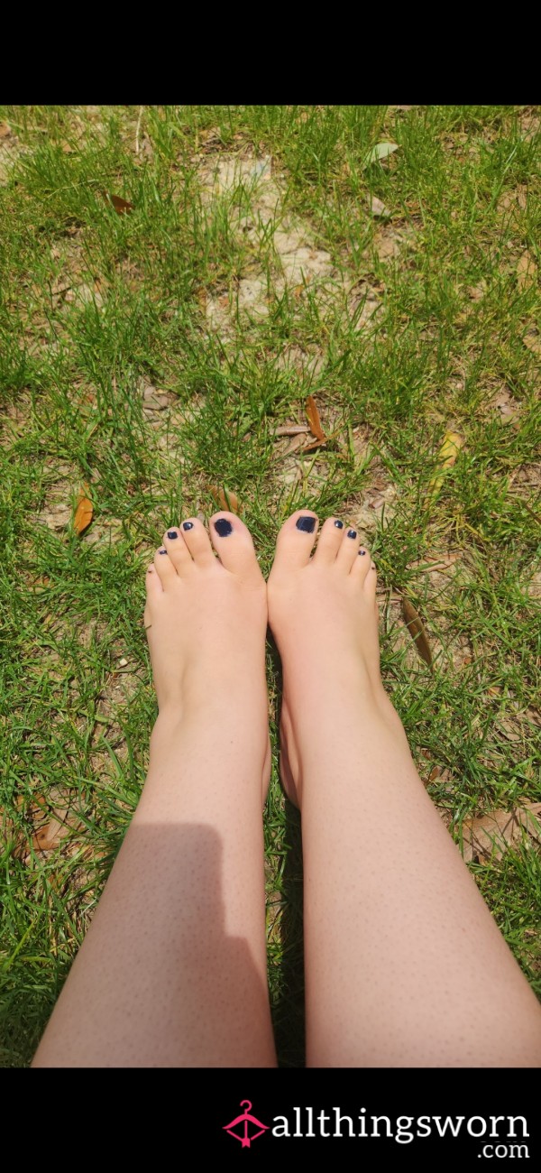 Navy Blue Toes
