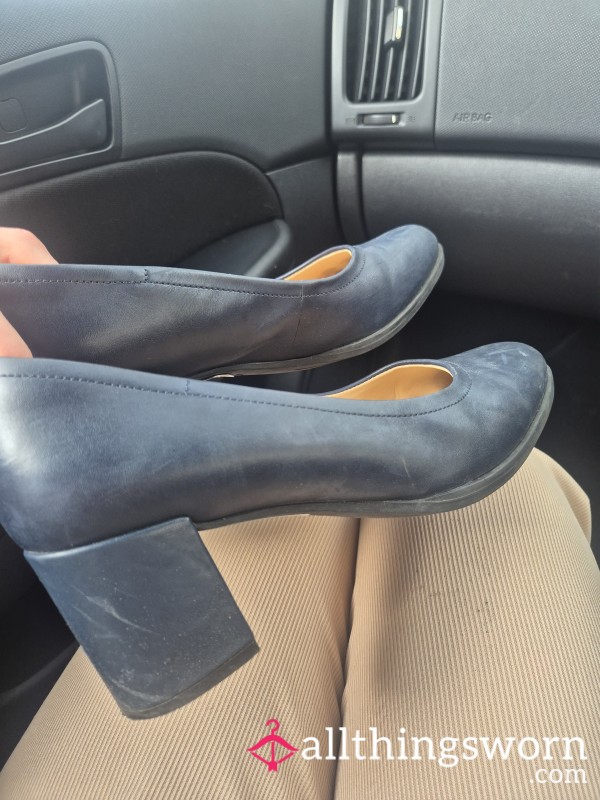 Navy Court Shoes 👠