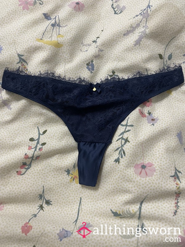 Navy Lace & Satin Thong 💙