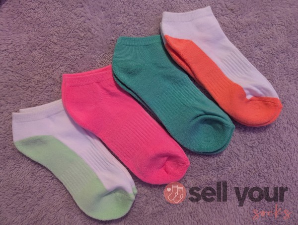 NEW  COLOURED ANKLE SOCKS 🧦😷🧦 WORN TO HOW YOU WOULD LOVE THEM 😉😉