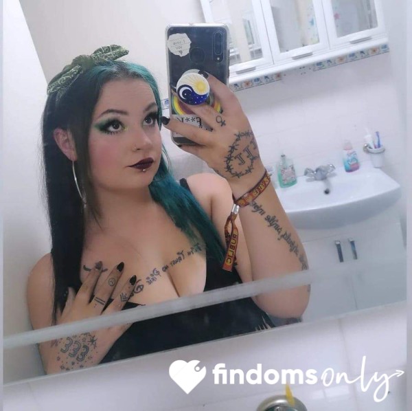 Goth Mummy Looking For A Good Boy