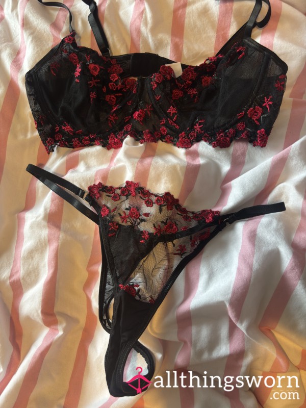 Custom Black And Red Set