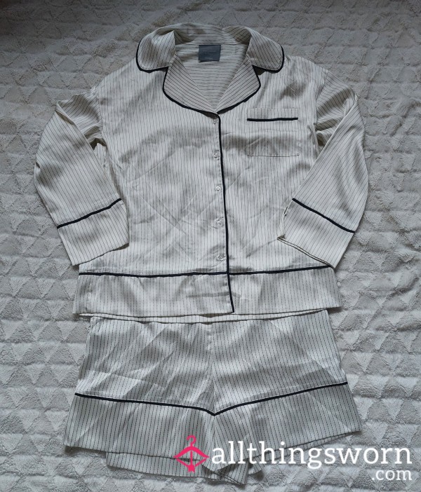 New Luxury Bed Wear (size Medium) With A Gifted Bath Bomb
