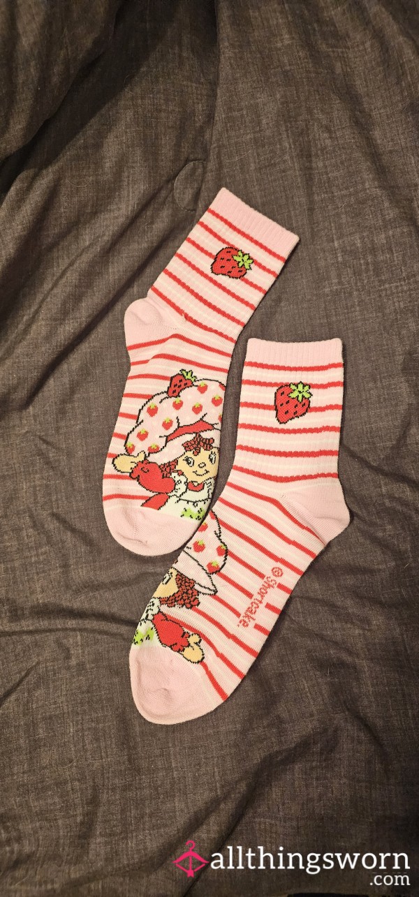 ✨️**NEW**✨️ 🍓Strawberry Shortcake Socks! I Cant Wait To Start Wearing These Babies!