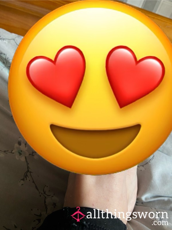 Foot Pic X2  With Fresh Nail Varnish No