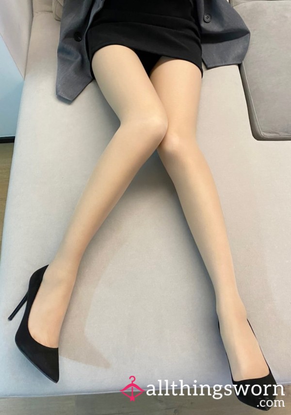 New Year's Daily Style, Skin Color Pantyhose