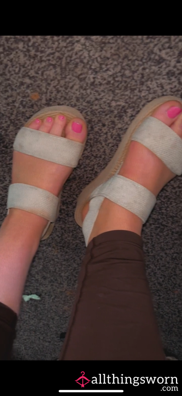 Nice Sandy Sandals! Plenty Of Wear🥰