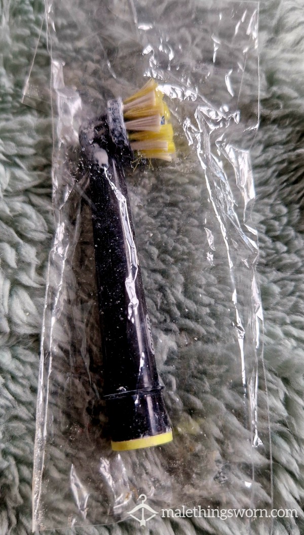 Nice Teeth = Used Or*l-B Toothbrush Head