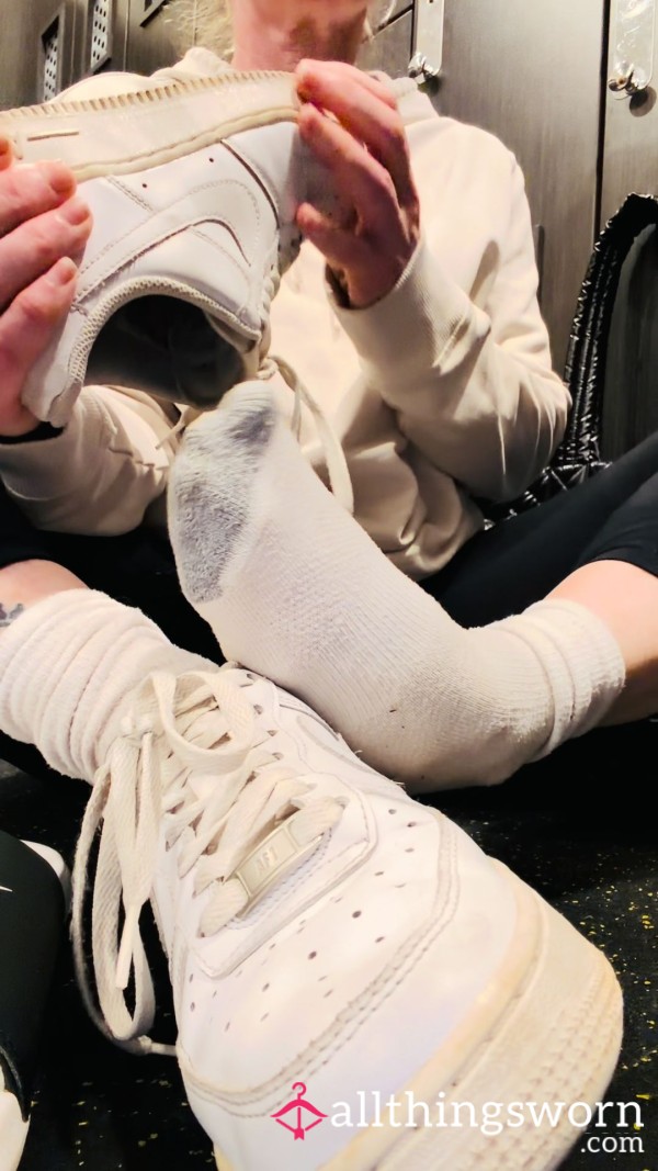 Nike AF1 Shoe Dirty Sock Strip To Sweaty Pink Hot Feet Soles And Red Toes