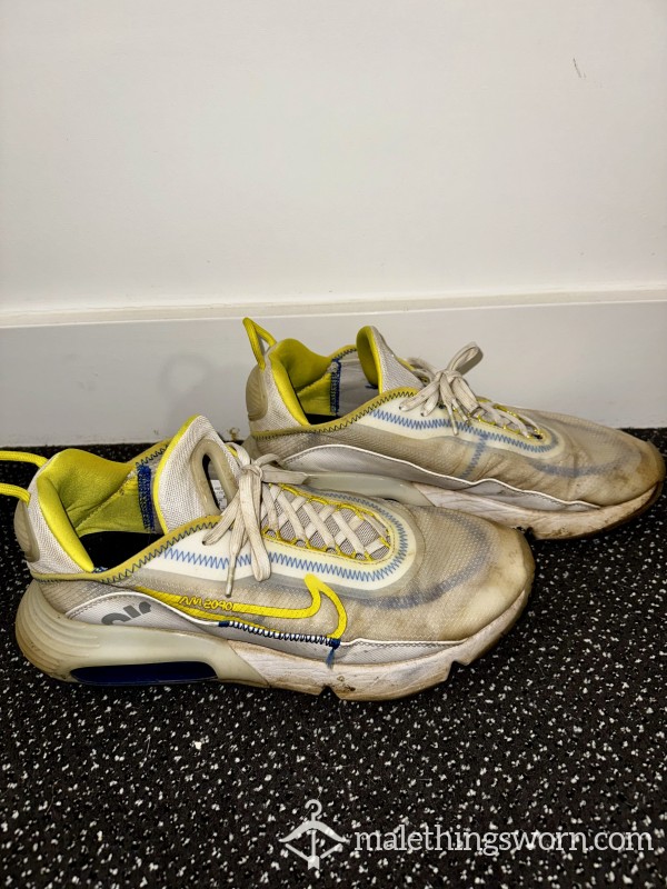 NIKE AIR MAX 2090 CUSTOM UK9 (SMELLY/USED/WORN)