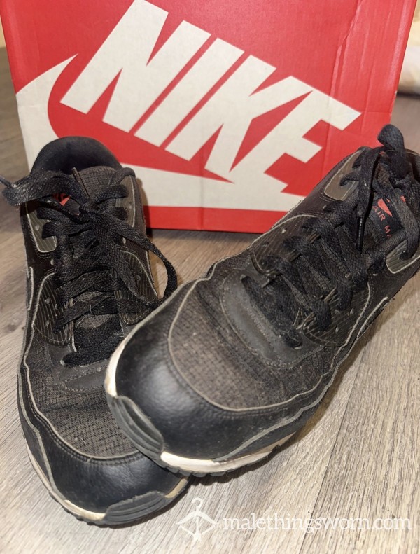 👟✔️ NIKE Air Max 90 SE’s (Black/Red) - Well Worn, STINKING, Musky & Delicious! 😈