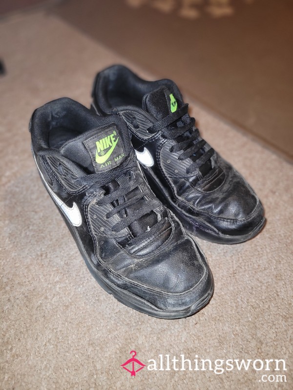 Well Worn Nike Air Max 90 - Size 5