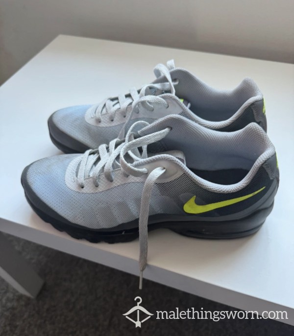 Nike Air Max Invigor ( 6.5 )