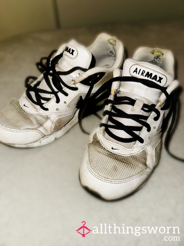 Nike AirMax Size 6 Black&White WELL WORN