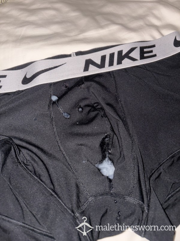Nike C*m Rag