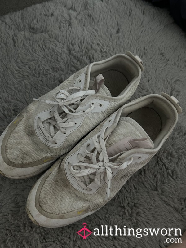 Nike Dias Trainers / Sneakers