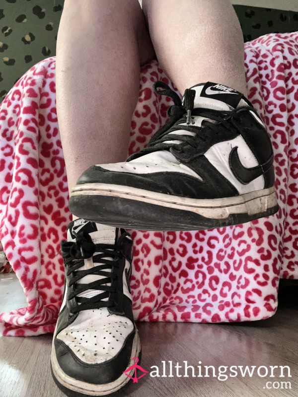 NIKE DUNKS