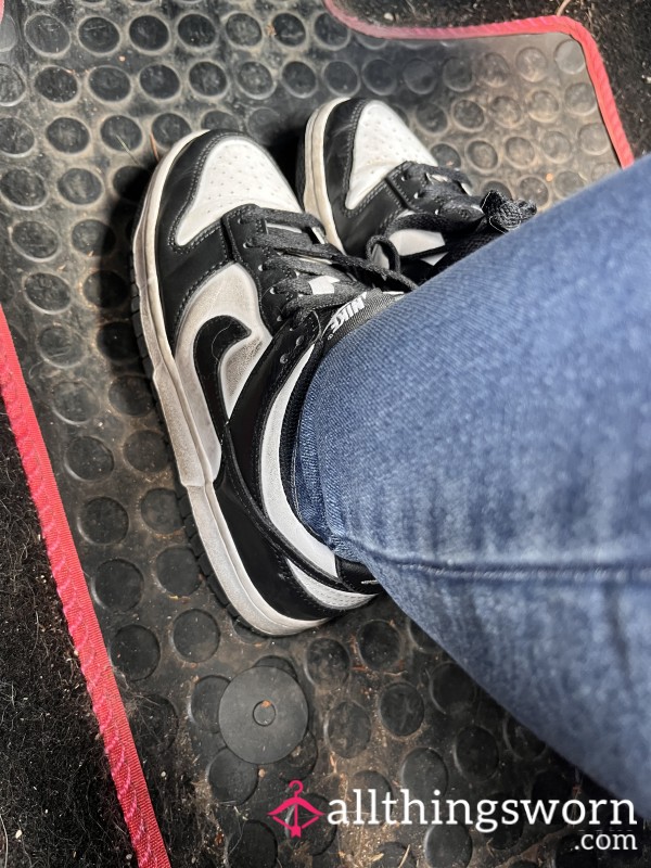 Nike Dunks Size 5 - Dirty & Smelly - InPost Locker Shipping Included