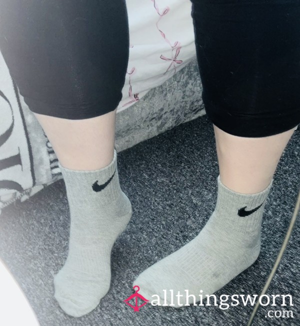 💸 Grey Nike Ankle Socks