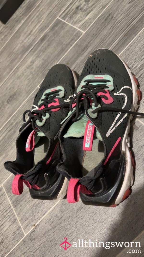 Nike Gym Sweaty Trainers/Sneakers  Pink & Green & Black Dimstix