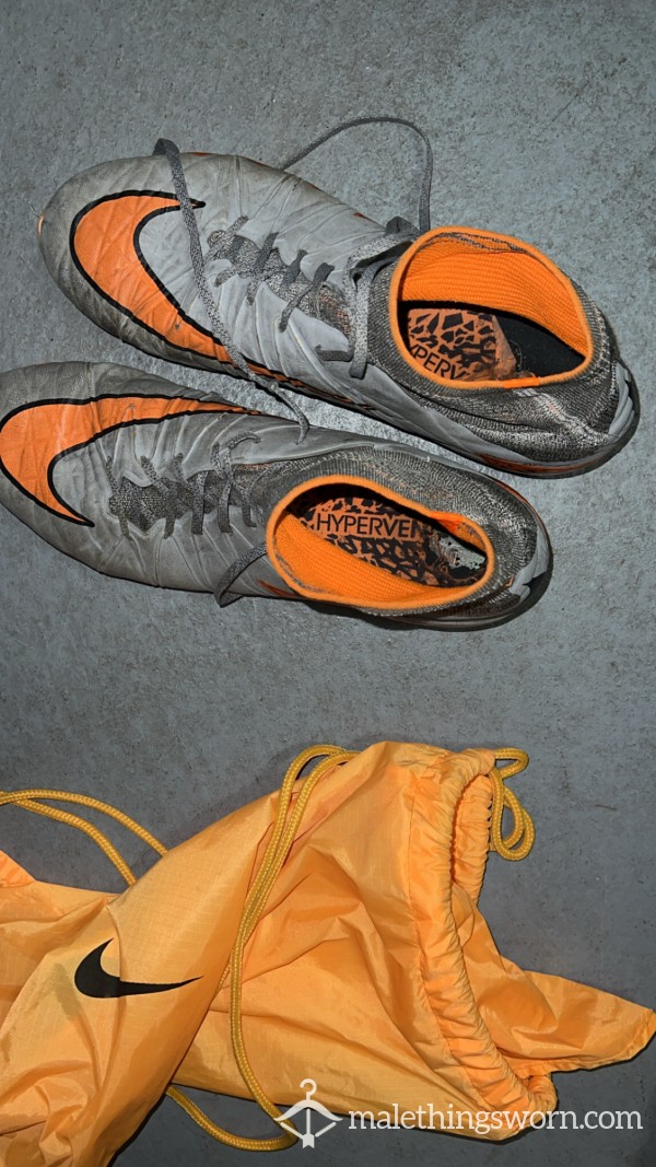 Nike Hypervenoms ⚽️ (Very Well Worn)