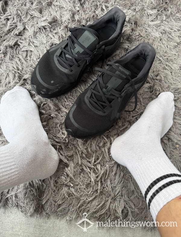 NIKE QUEST 5 TRAINERS 👟👟 WELL WORN USED SWEATY 🥵 MUSKY SKUNKED 💪🏽🥵👟👟💧💧👅✅