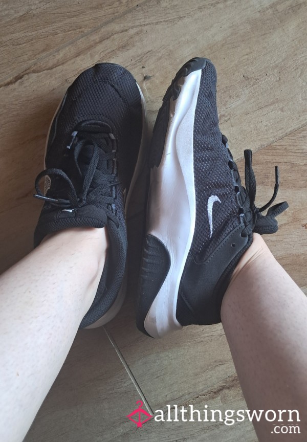 NIKE Running Shoes 4 Years Old