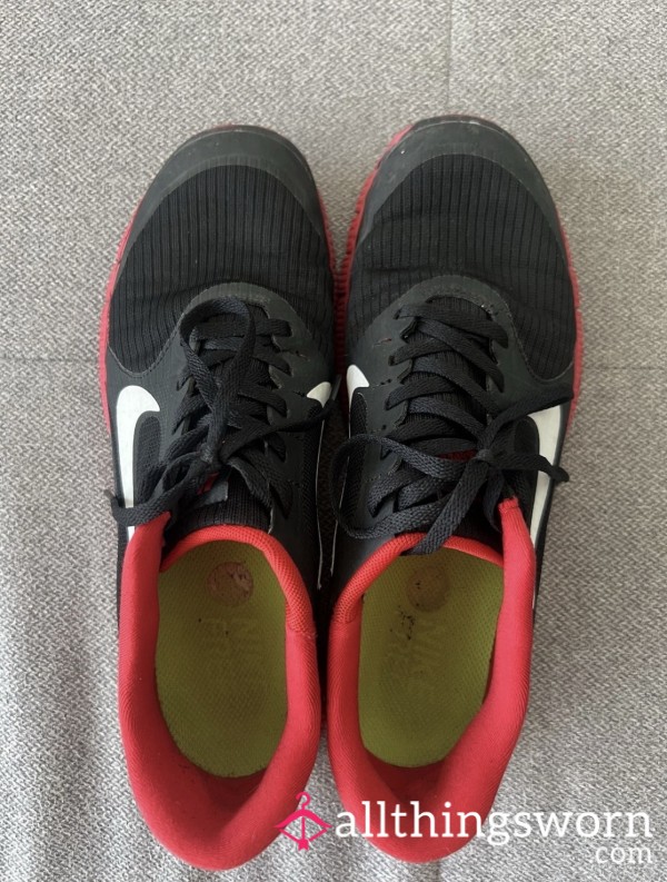Nike Running Shoes Black And Red 🖤❤️