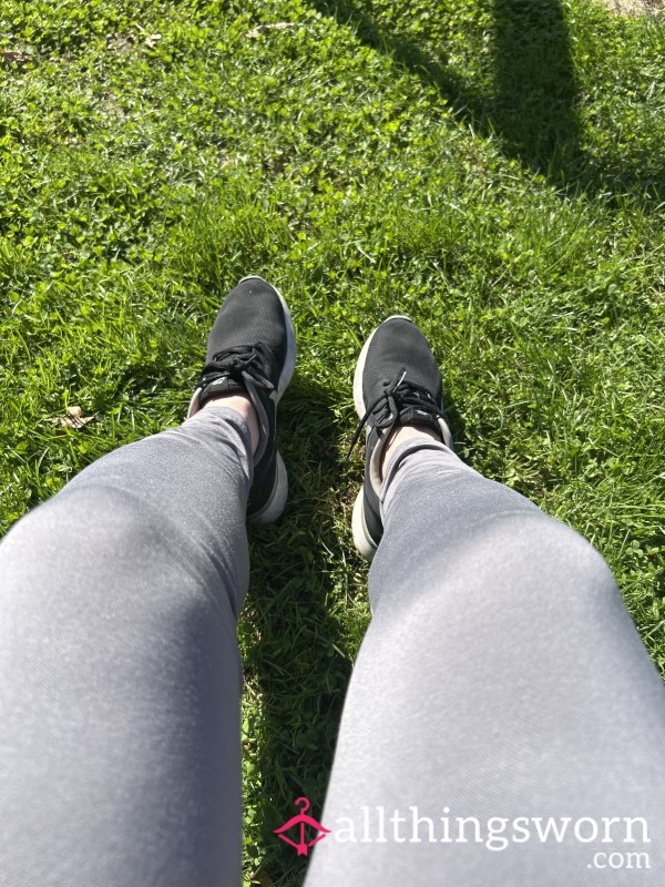 Nike Size 10 Woman Sneakers