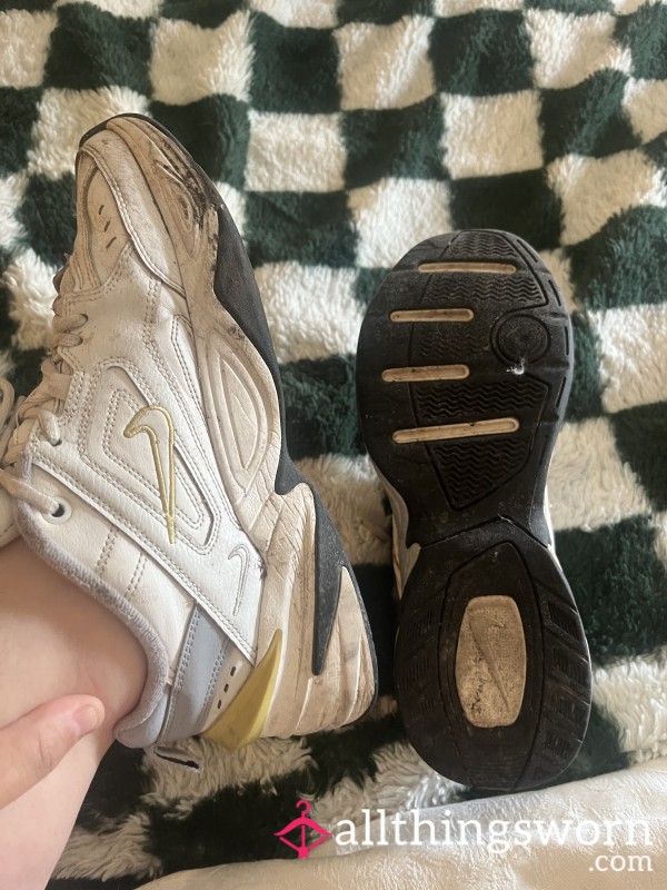 Nike Size 5 - Muddy & Well Worn Trainers