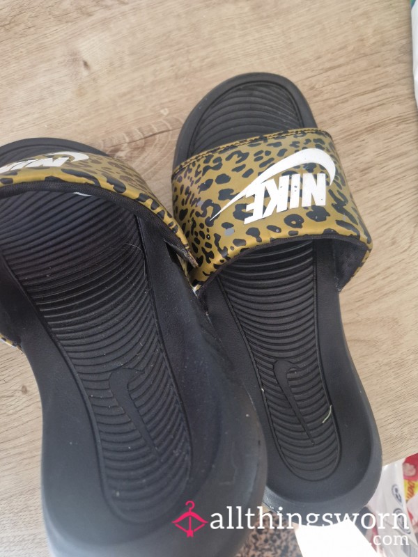 Nike Slides Falling Apart Uk Size 8