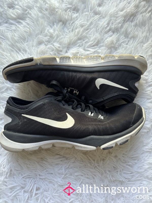 Nike Sneakers - Black