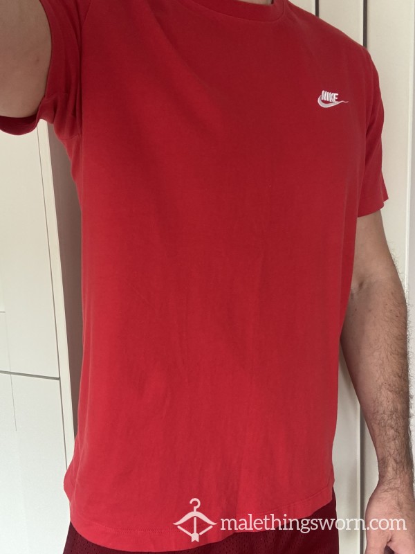Nike T-shirt - Red - Large