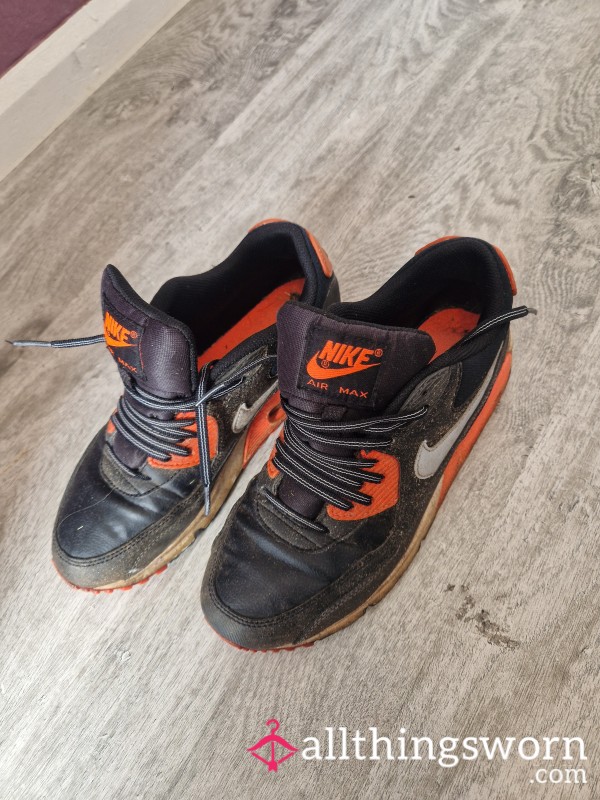 NIKE TRAINERS
