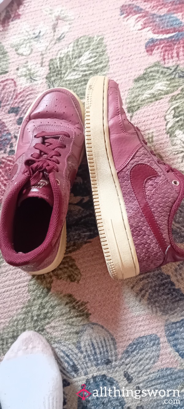 Nike Trainers Limited Edition Very Worn