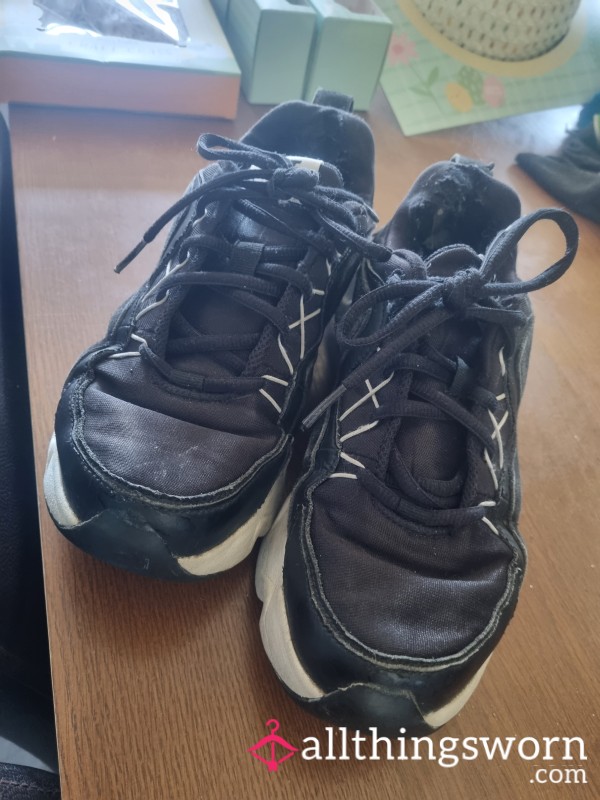 Nike Trainers/sneakers Size 5 Well Worn!! XXX