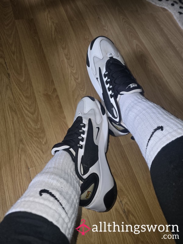 Nike Zoom 2k Trainers Sneakers FREE SOCKS Size 5