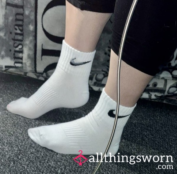 💸  Nike White Ankle Socks