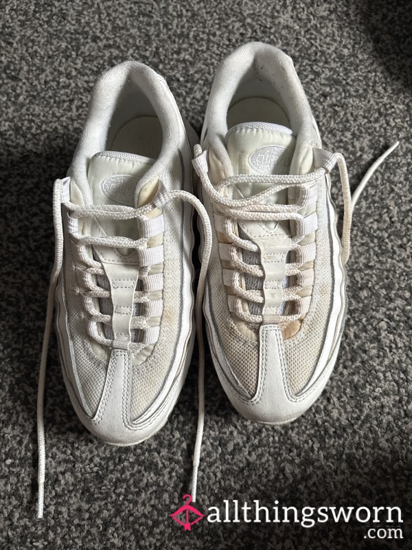 Nike - White Old Stained Trainers