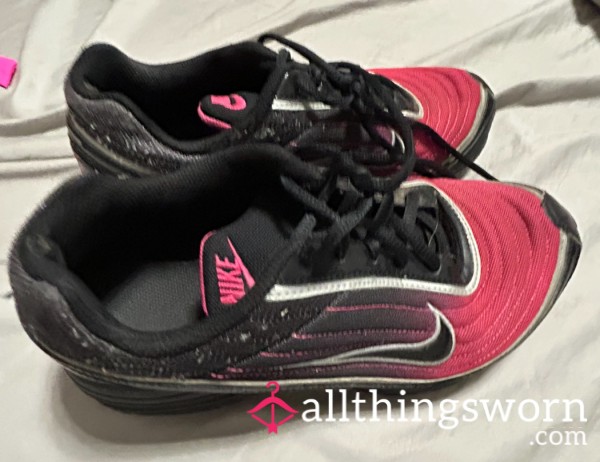Nike/Pink And Black