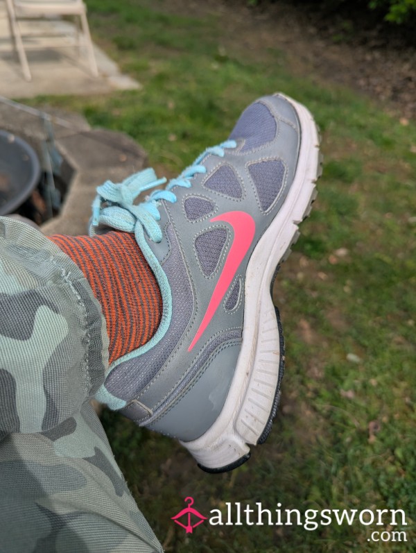 Nikes Revolution Size 8