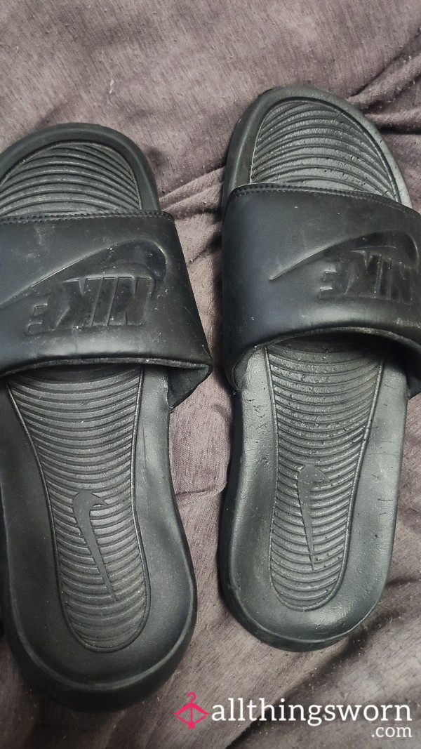 Nikes Sandals
