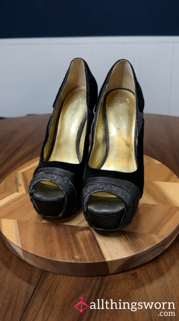 Nine West Size 4 P**p Toe Platform Heels