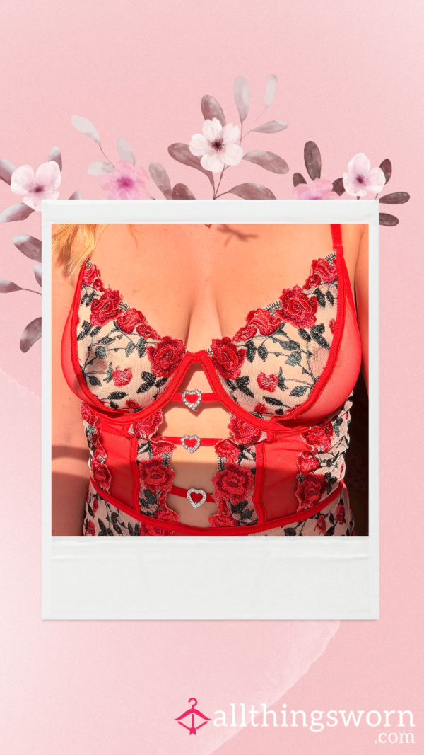 Nipple Ta**el Jiggle