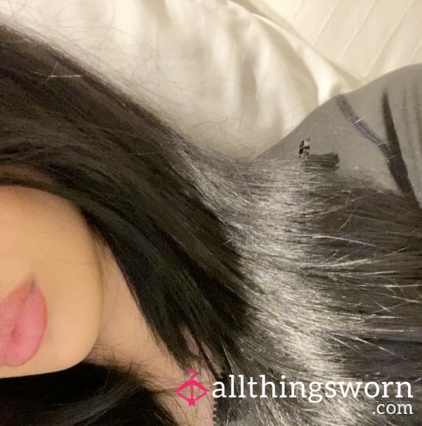 Nippy Out Here, Are My Nipples Hard ? 🤷🏻‍♀️